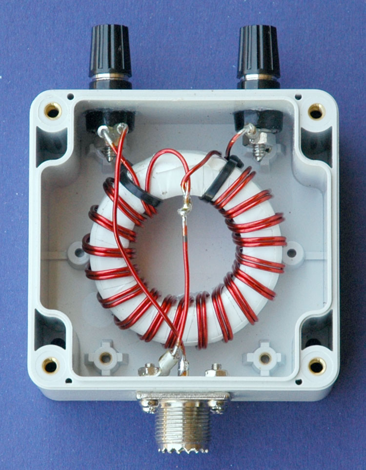 Photo 1 4:1 Ruthroff voltage balun assembled.