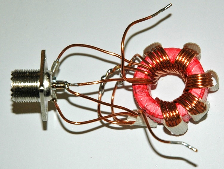 Photo 1 6:1 Voltage balun assembled. 