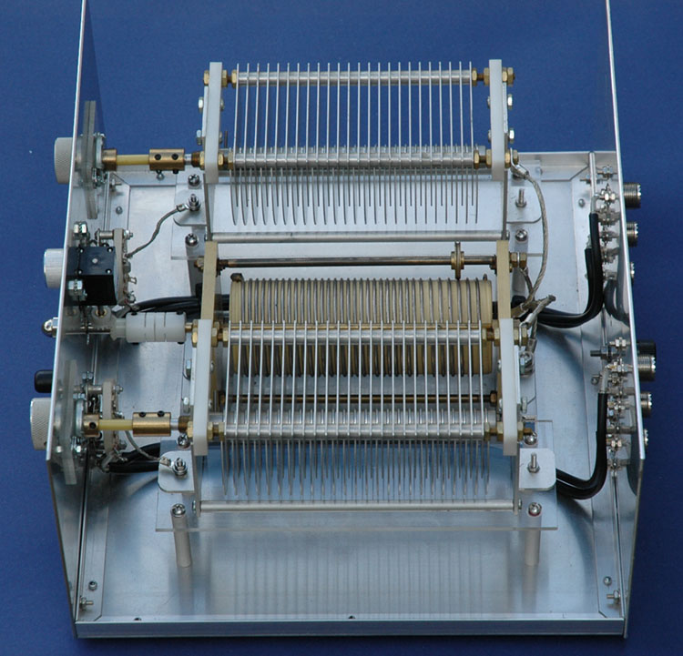 Photo 3  Side view of the T-Network Antenna Matching Unit.